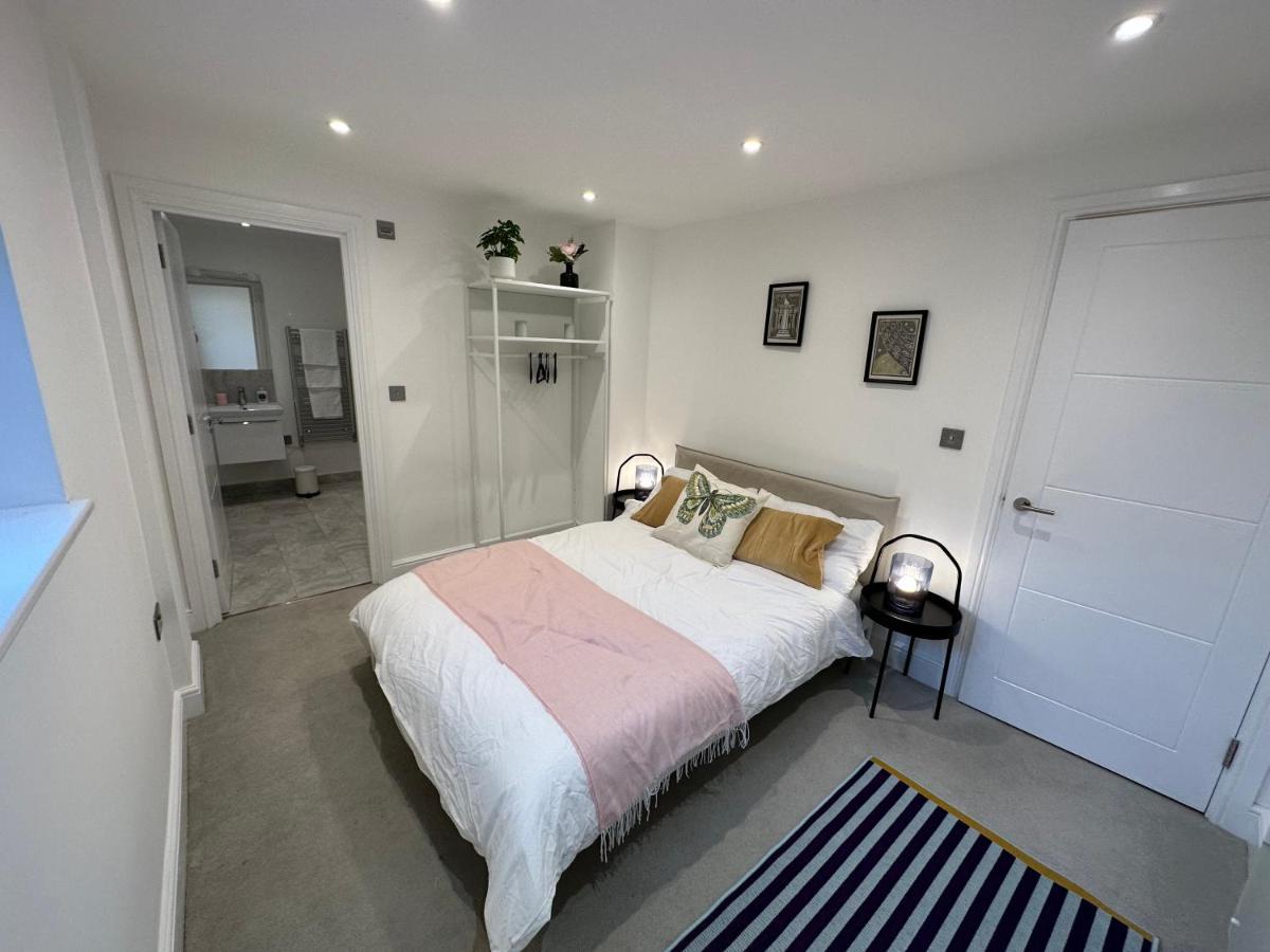 Brilliant Private Bedroom & En-suite In New Flat -1a August House Apartament Londra