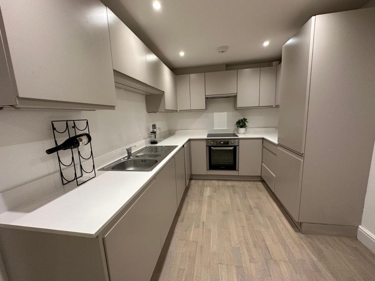 Brilliant Private Bedroom & En-suite In New Flat -1a August House Londra